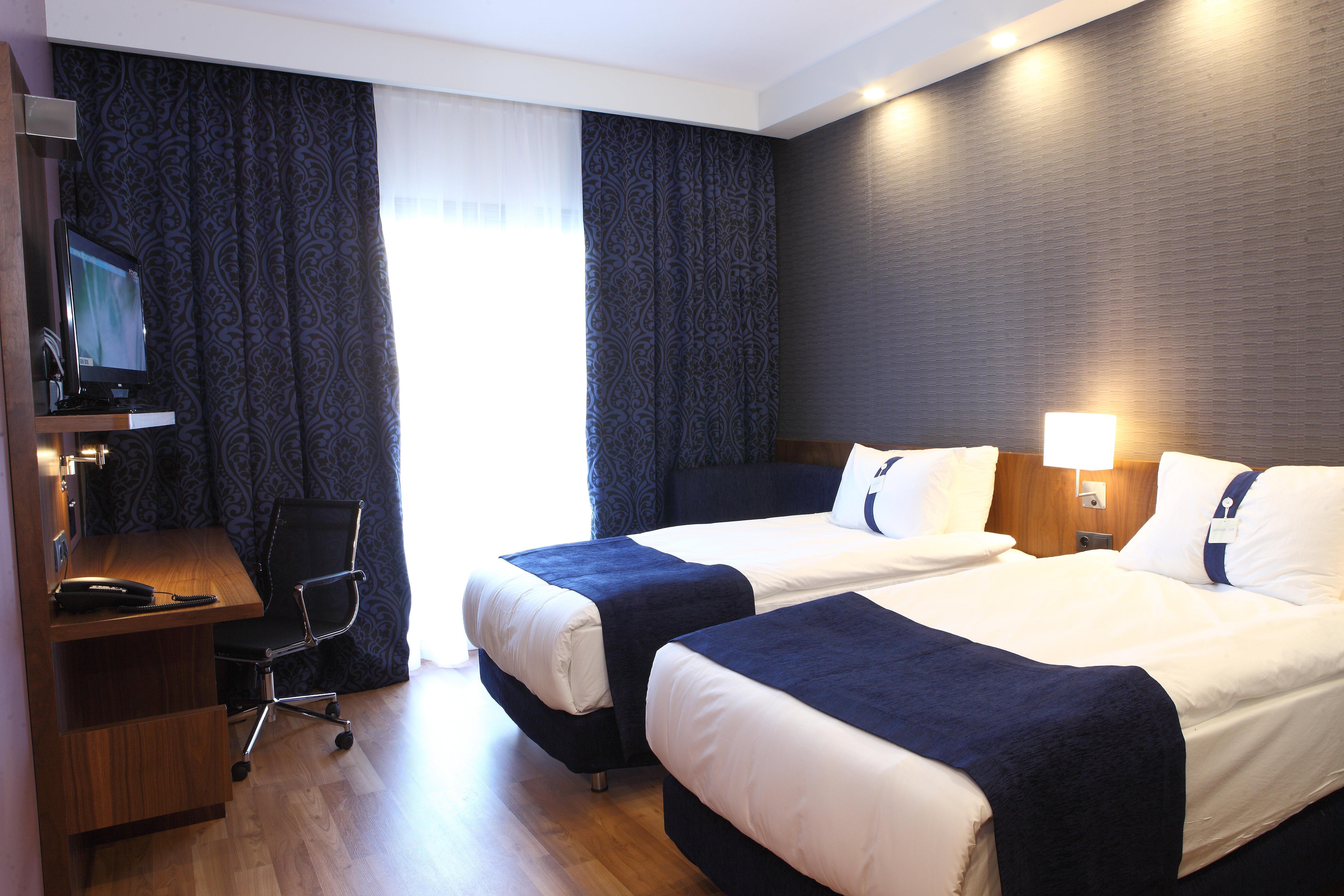Holiday Inn Express Manisa-West By Ihg Экстерьер фото