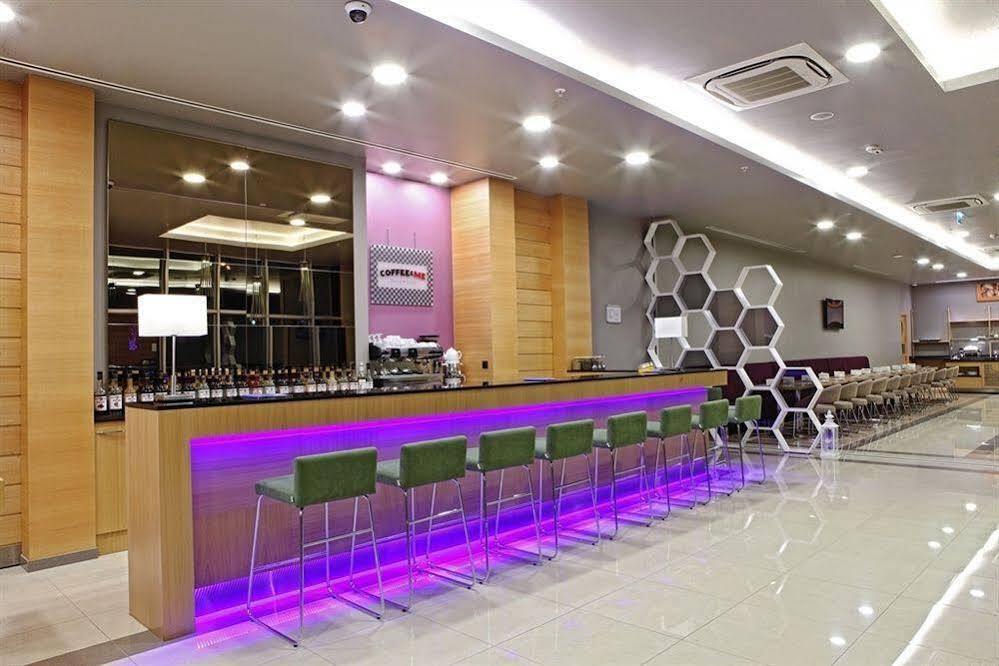 Holiday Inn Express Manisa-West By Ihg Экстерьер фото